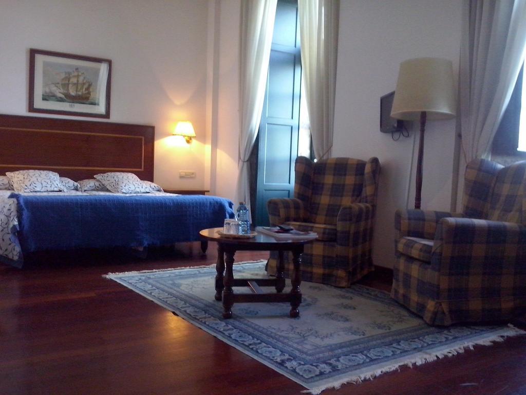 Pazo De Mendoza Hotell Baiona Rum bild