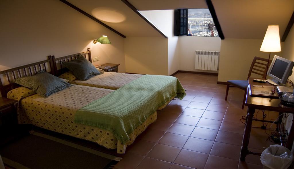 Pazo De Mendoza Hotell Baiona Rum bild